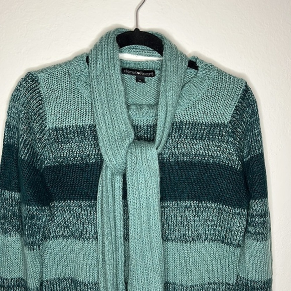 Sweater - Picture 2 of 4